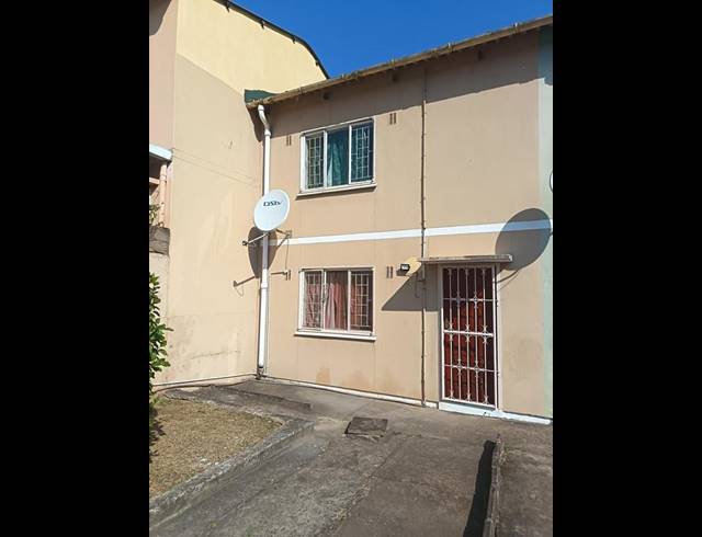 2 BEDROOM PROPERTY TO RENT IN NEWLANDS WEST